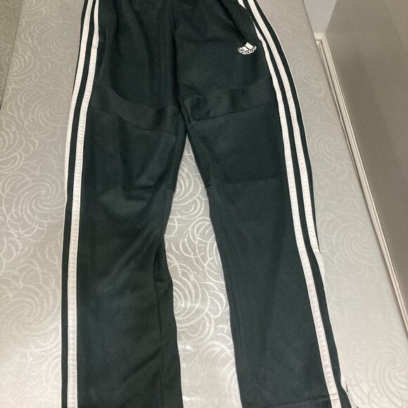 Boys Adidas TIRO pants SIZE L - Picture 1 of 1